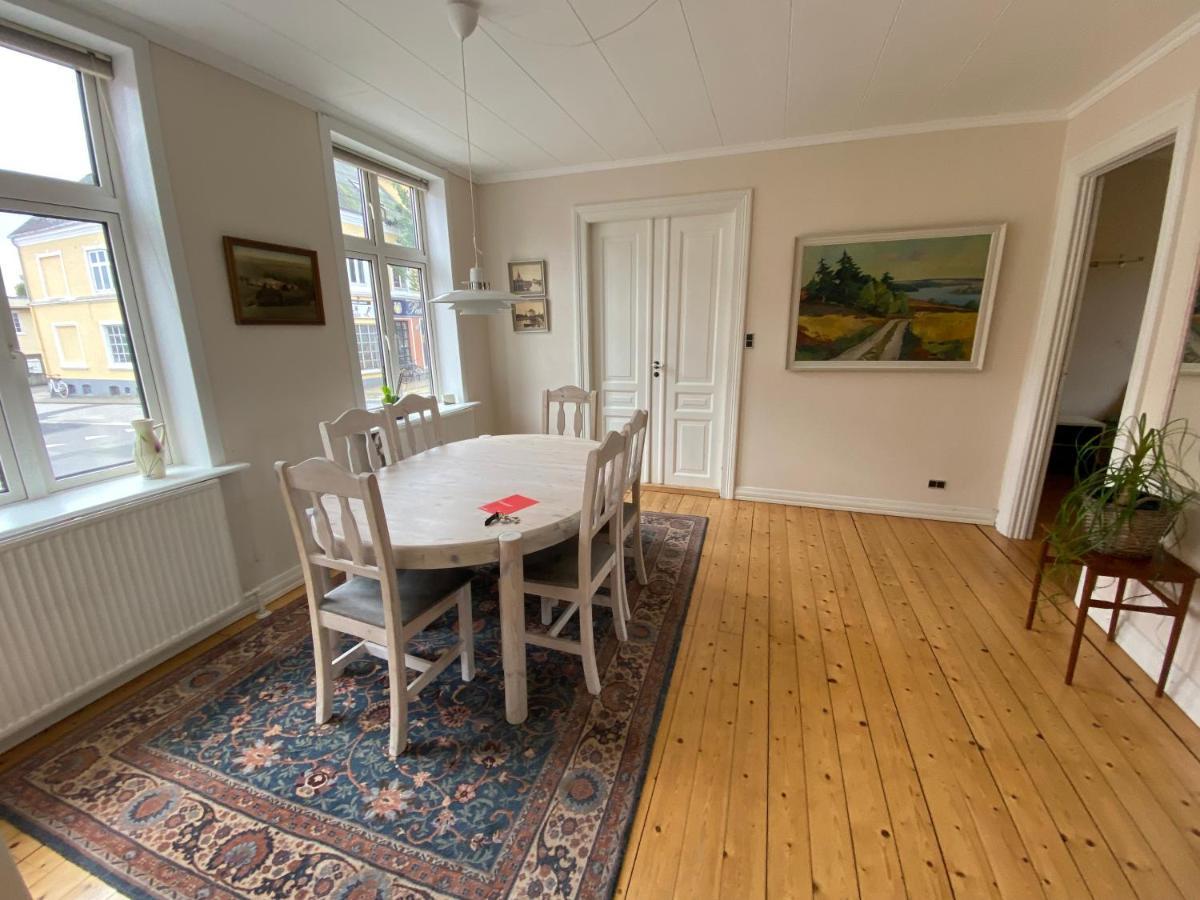 Oasen Ved Centrum Appartement Frederikshavn Buitenkant foto